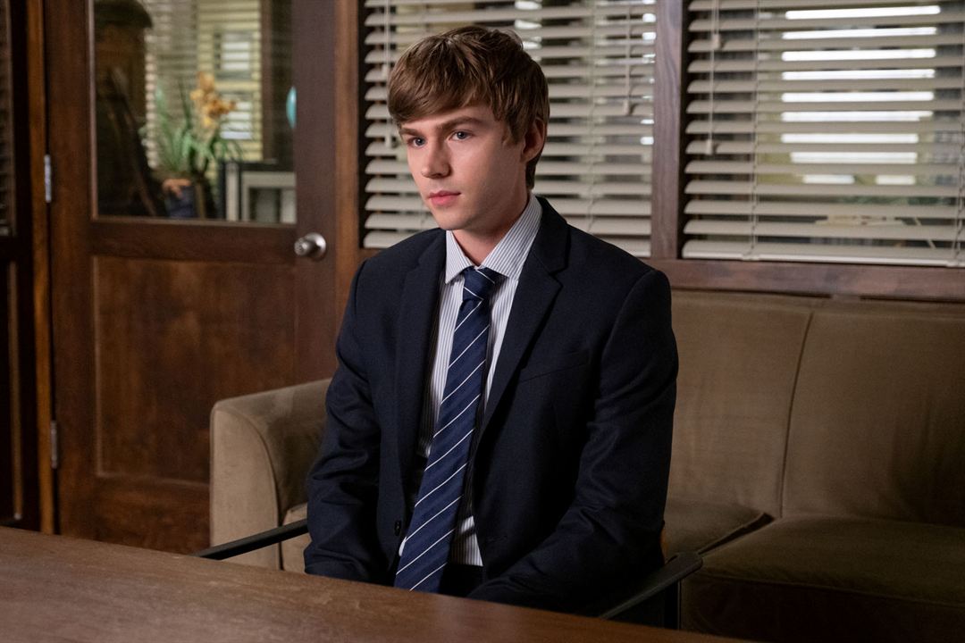 13 Reasons Why : Foto Miles Heizer