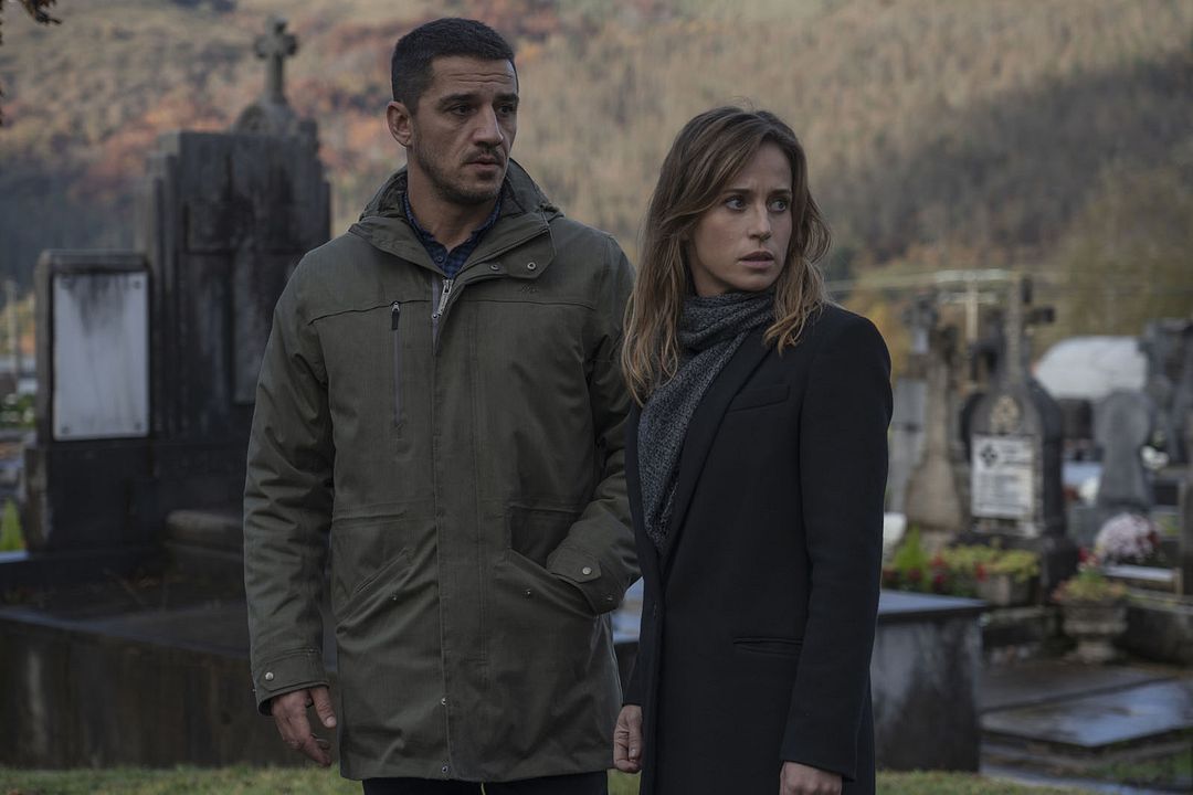 Ofrenda a la tormenta : Foto Marta Etura, Carlos Librado