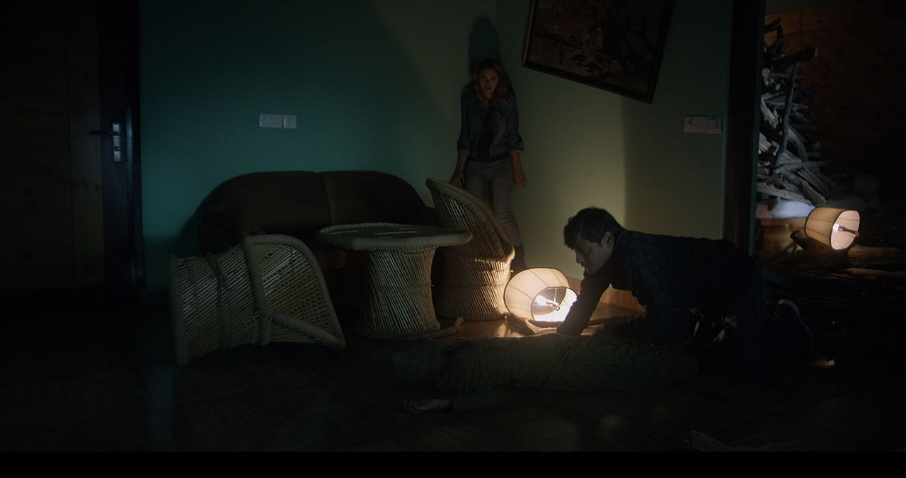 Behind The Trees : Foto