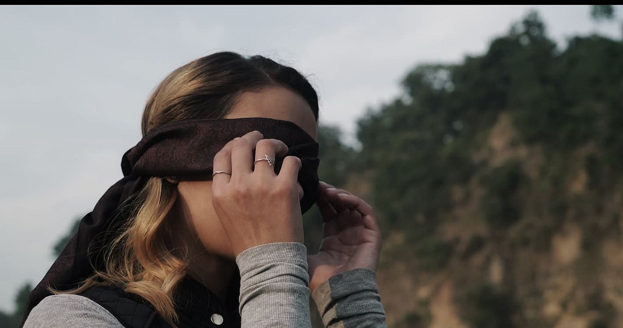 Behind The Trees : Foto