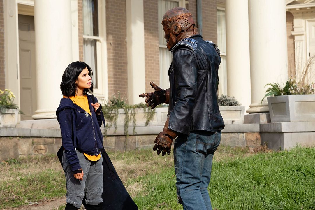 Doom Patrol : Foto Diane Guerrero, Brendan Fraser