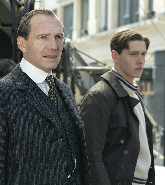 King's Man: El origen : Foto Ralph Fiennes, Harris Dickinson