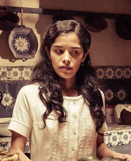 Póster Claudia Pineda