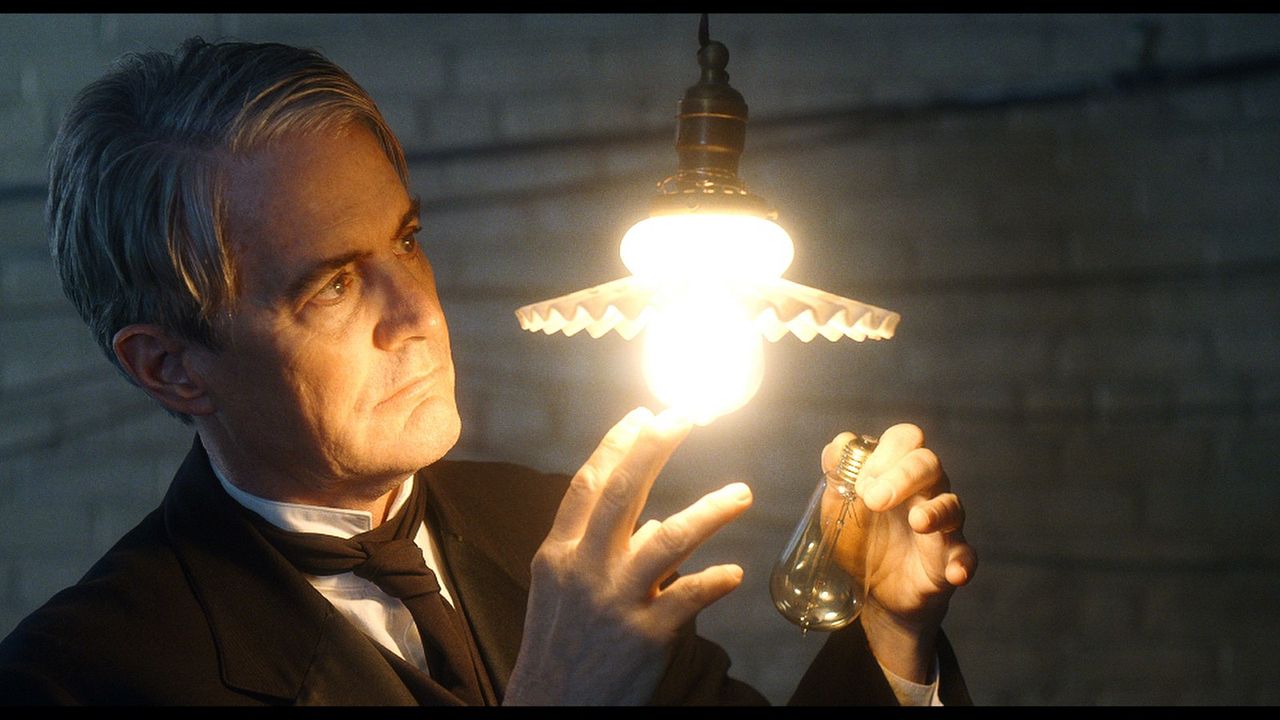 Tesla : Foto Kyle MacLachlan