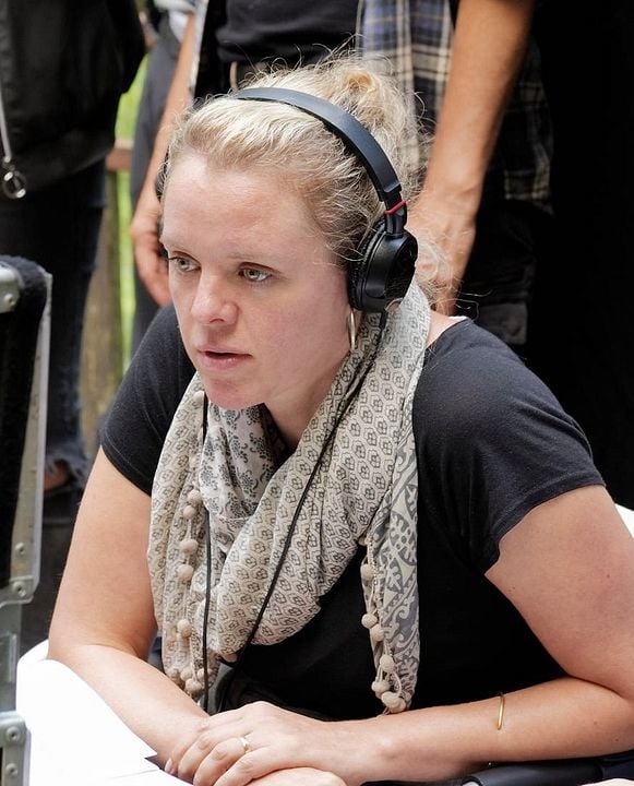 Póster Julia von Heinz