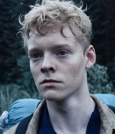 Póster Lucas Lynggaard Tønnesen