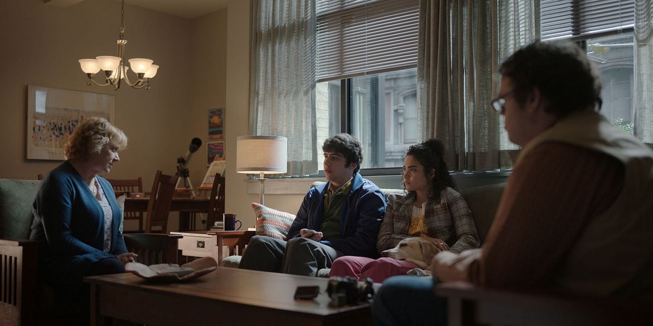 Little Voice : Foto Becky Ann Baker, Brittany O'Grady