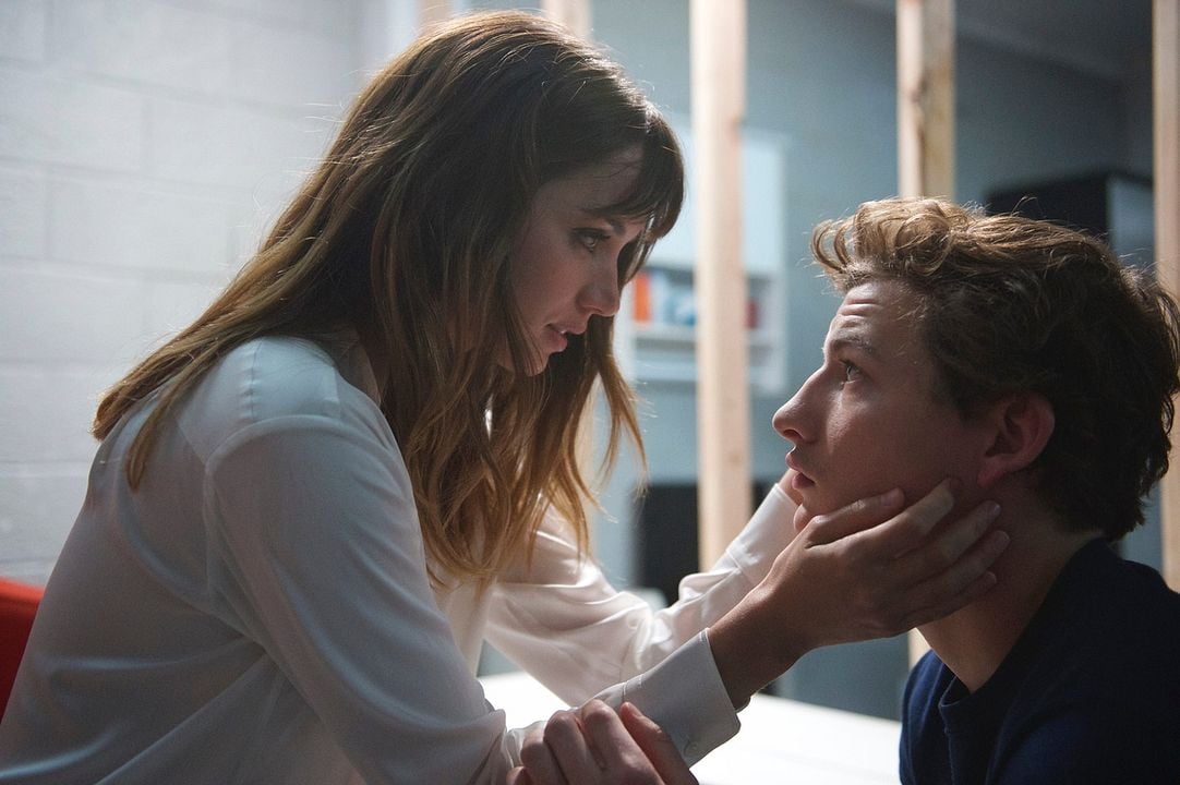 El empleado nocturno : Foto Tye Sheridan, Ana de Armas