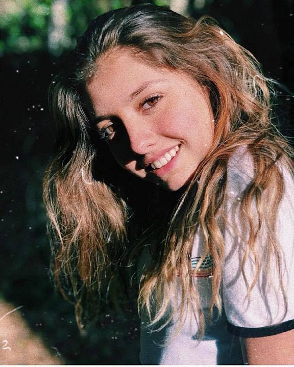 Póster Abril Michel