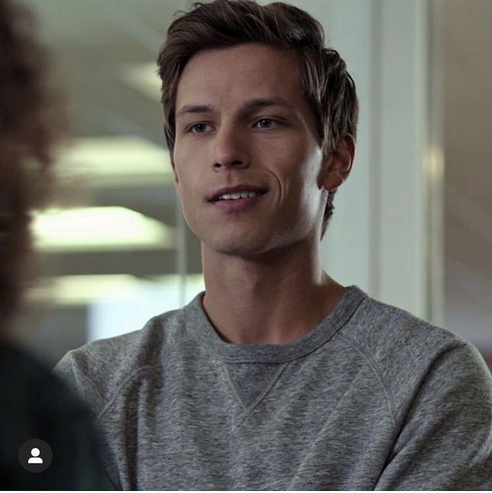 Póster Brandon Butler