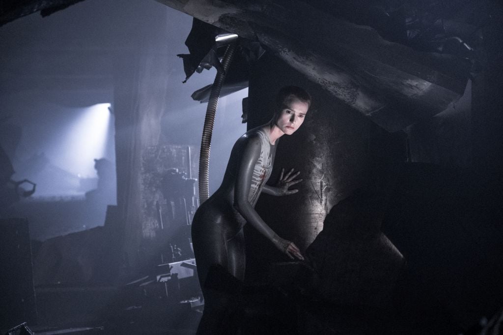 Raised By Wolves (2020) : Foto Amanda Collin