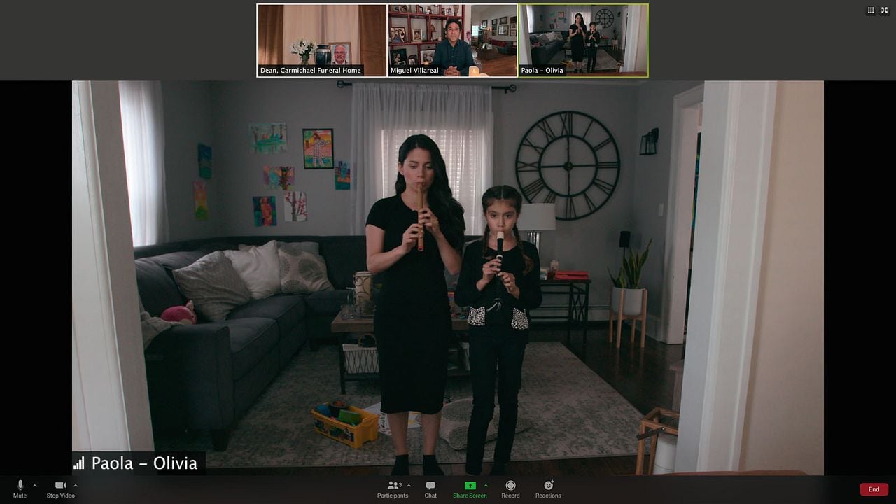 Distanciamiento social : Foto Camila Perez, Oscar Núñez