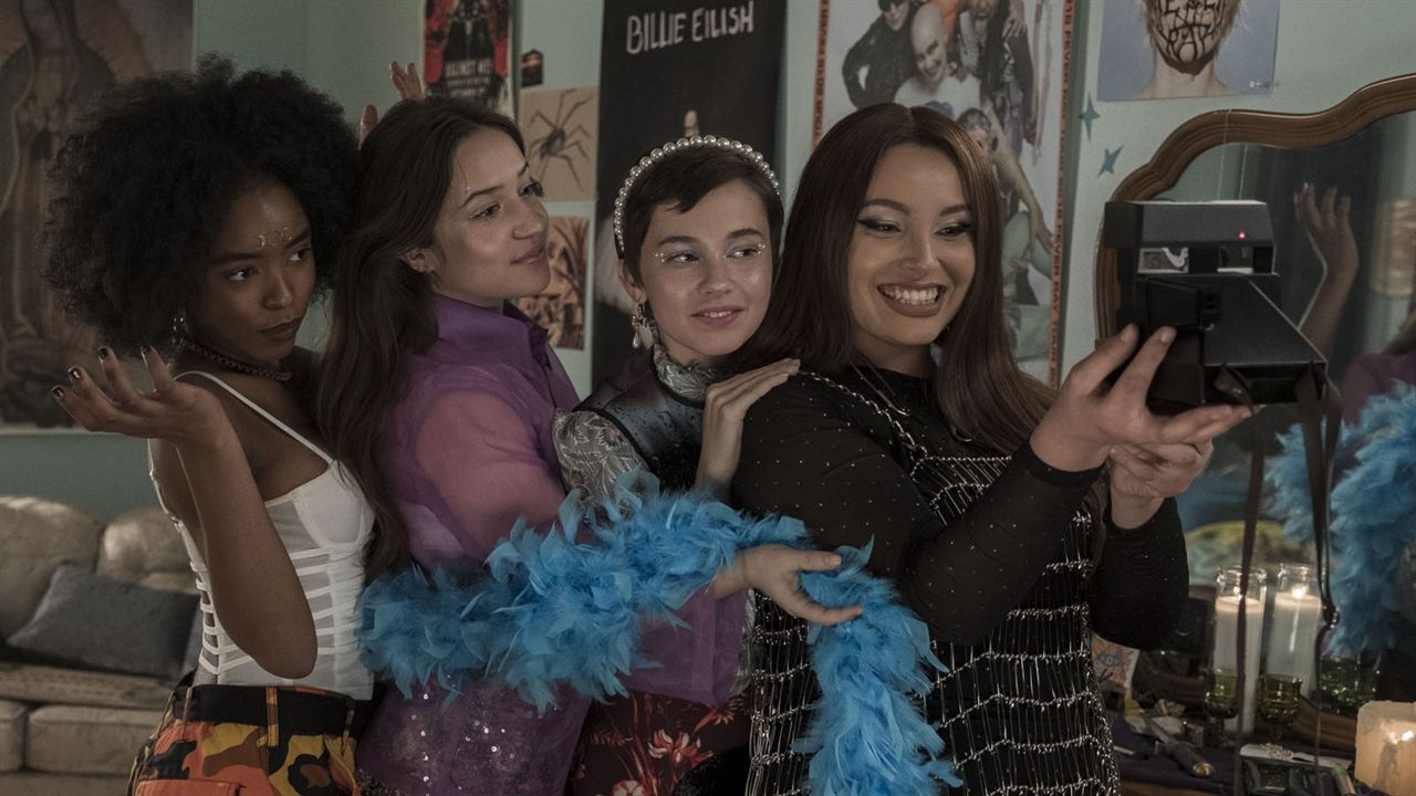 Jóvenes brujas: Nueva hermandad : Foto Zoey Luna, Cailee Spaeny, Gideon Adlon, Lovie Simone