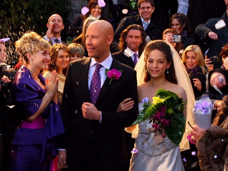 Lejos de ti : Póster