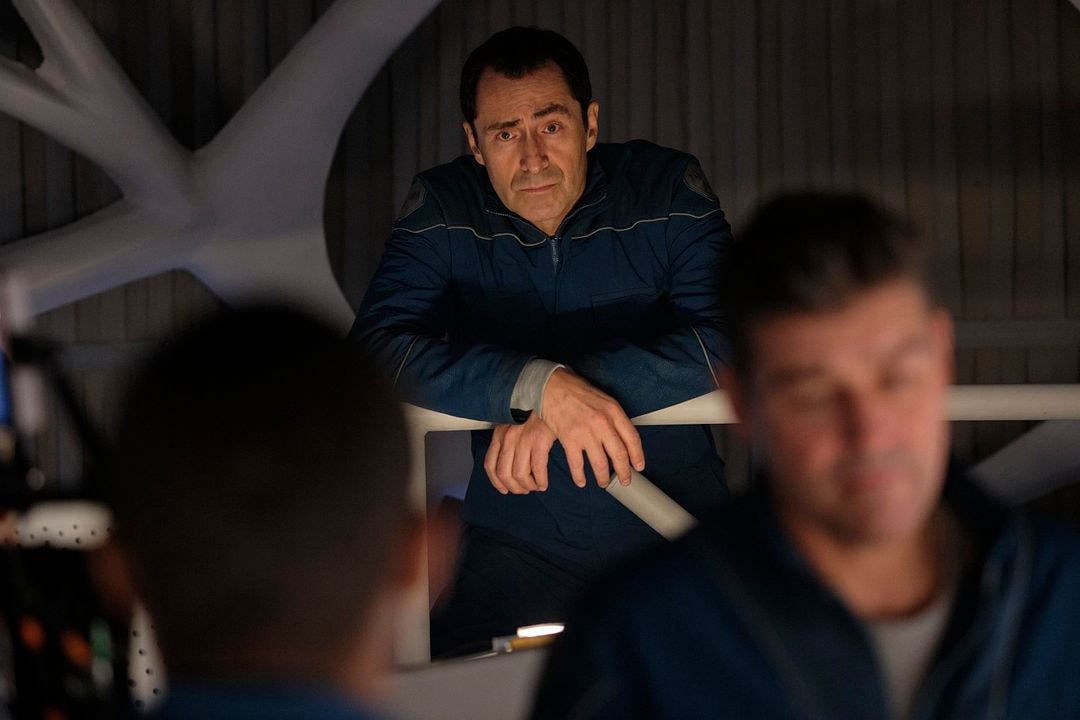 Cielo de medianoche : Foto Demian Bichir, Kyle Chandler