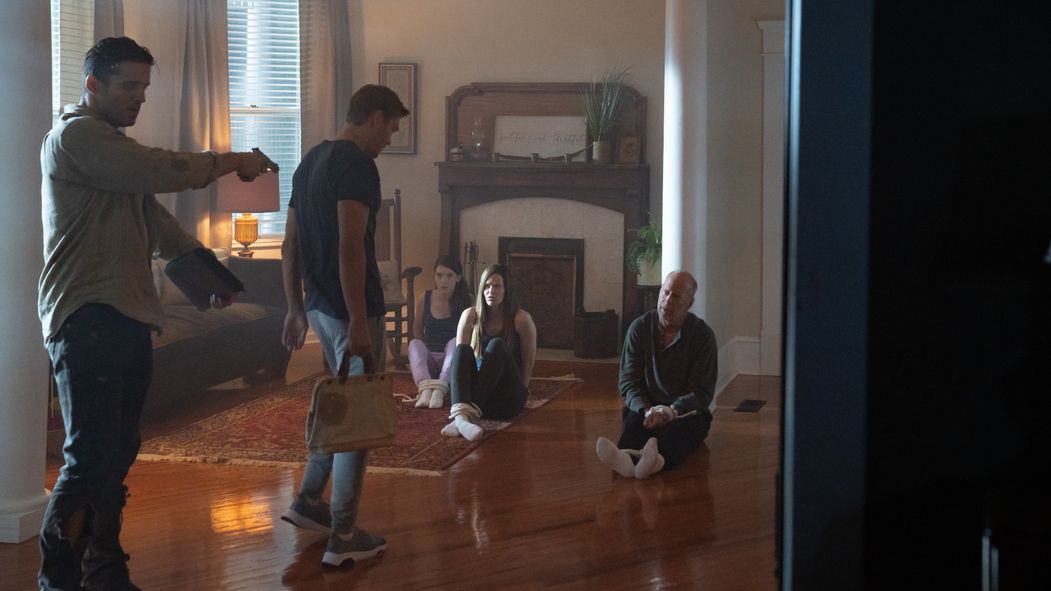 Survive The Night : Foto Bruce Willis