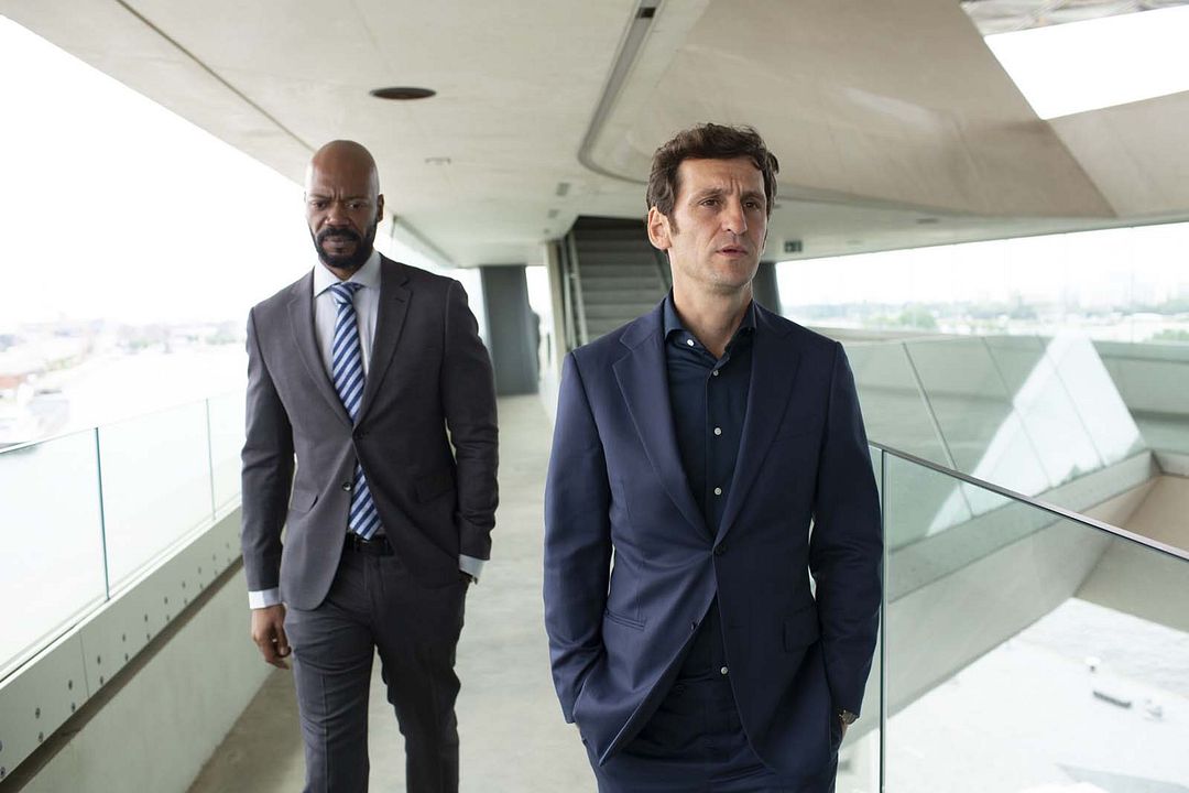 Black Beach : Foto Raúl Arévalo