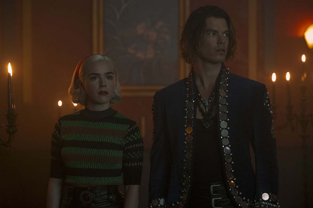 Foto Kiernan Shipka, Sam Corlett