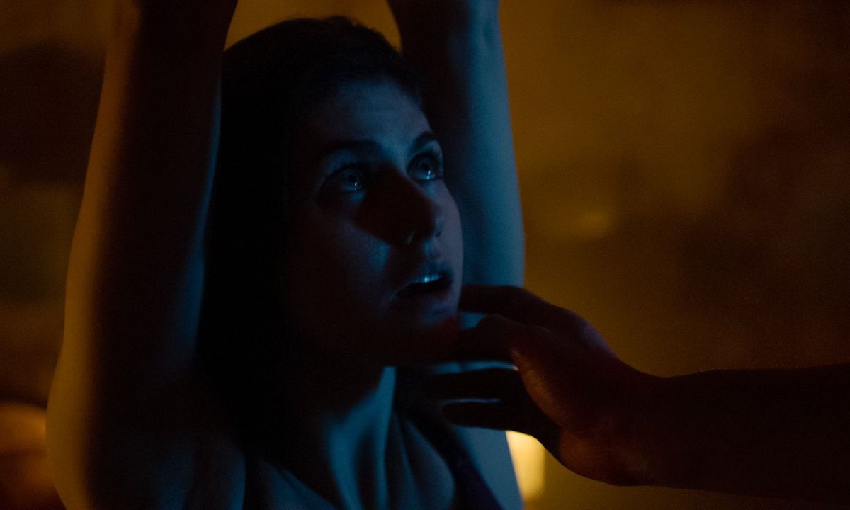 Lost Girls And Love Hotels : Foto Alexandra Daddario