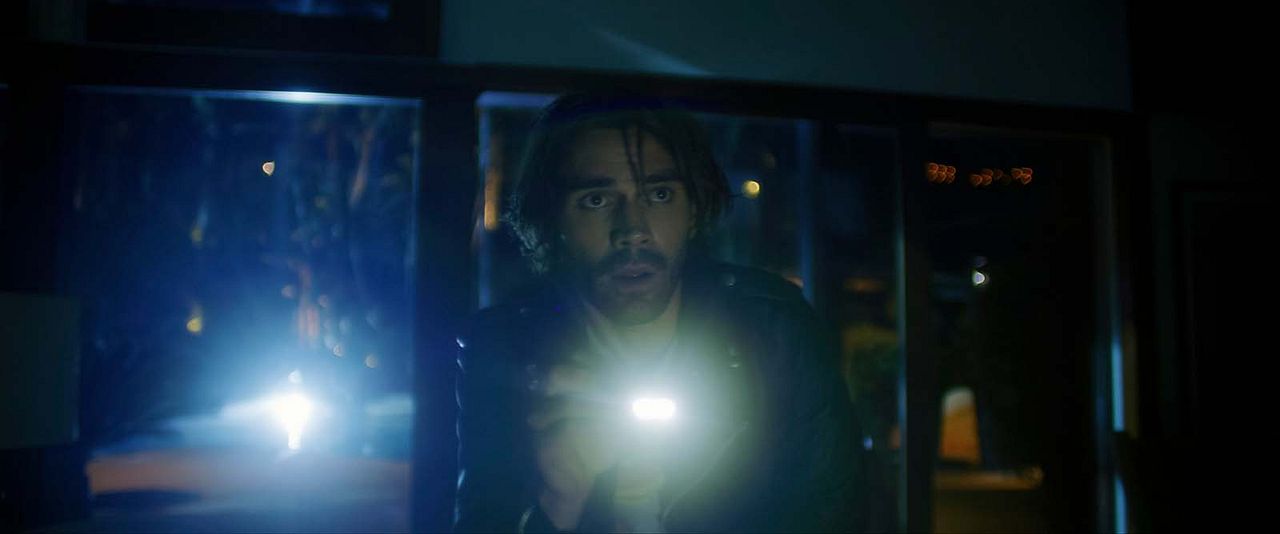 Infectados : Foto K.J. Apa