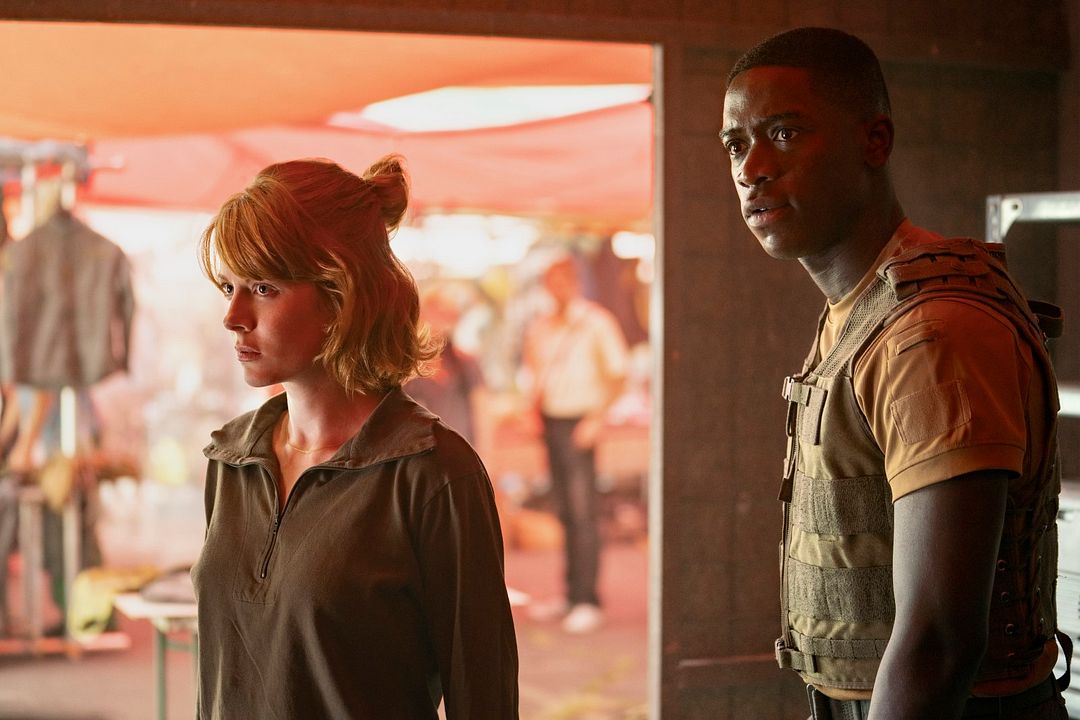 Zona de riesgo : Foto Emily Beecham, Damson Idris