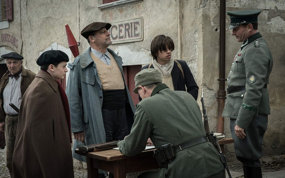 Foto Jean Reno, Thomas Kretschmann, Noah Schnapp