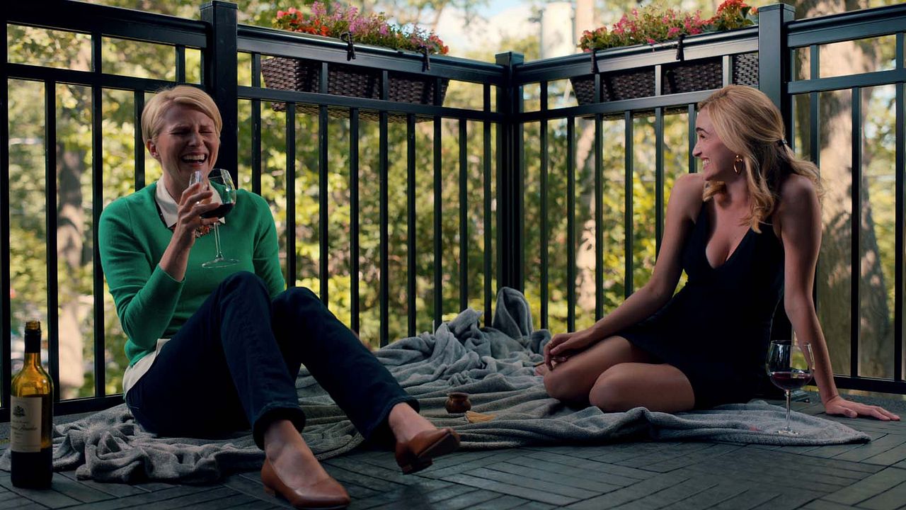 Foto Jennifer Robertson, Brianne Howey