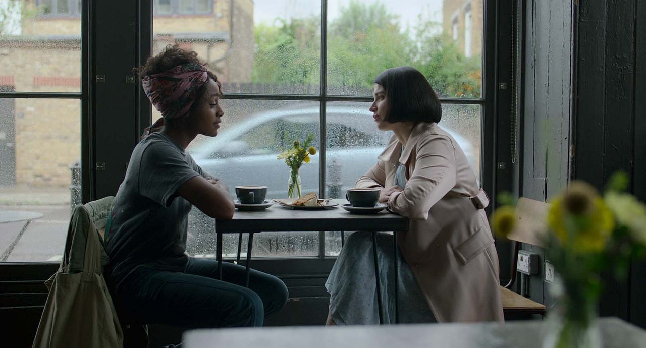 Foto Eve Hewson, Simona Brown