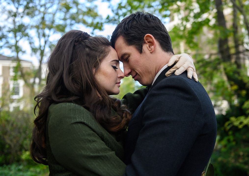 La última carta de amor : Foto Callum Turner, Shailene Woodley