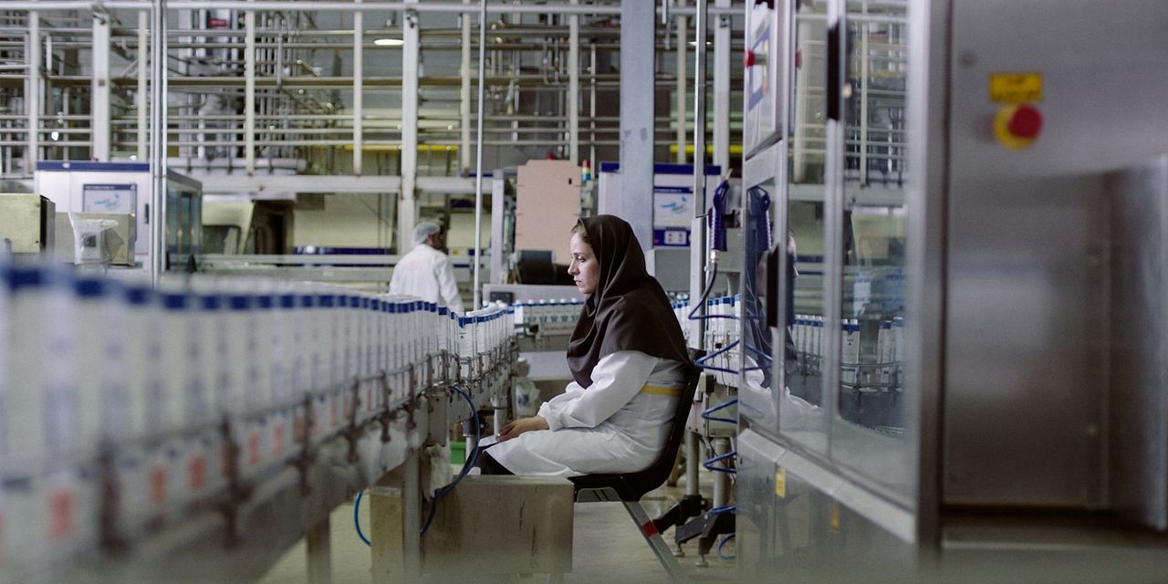 Ballad of a White Cow : Foto Maryam Moghadam