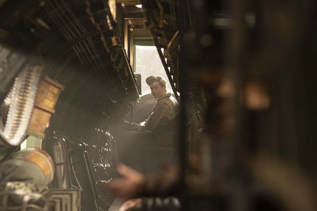 Shadow in the Cloud : Foto Nick Robinson