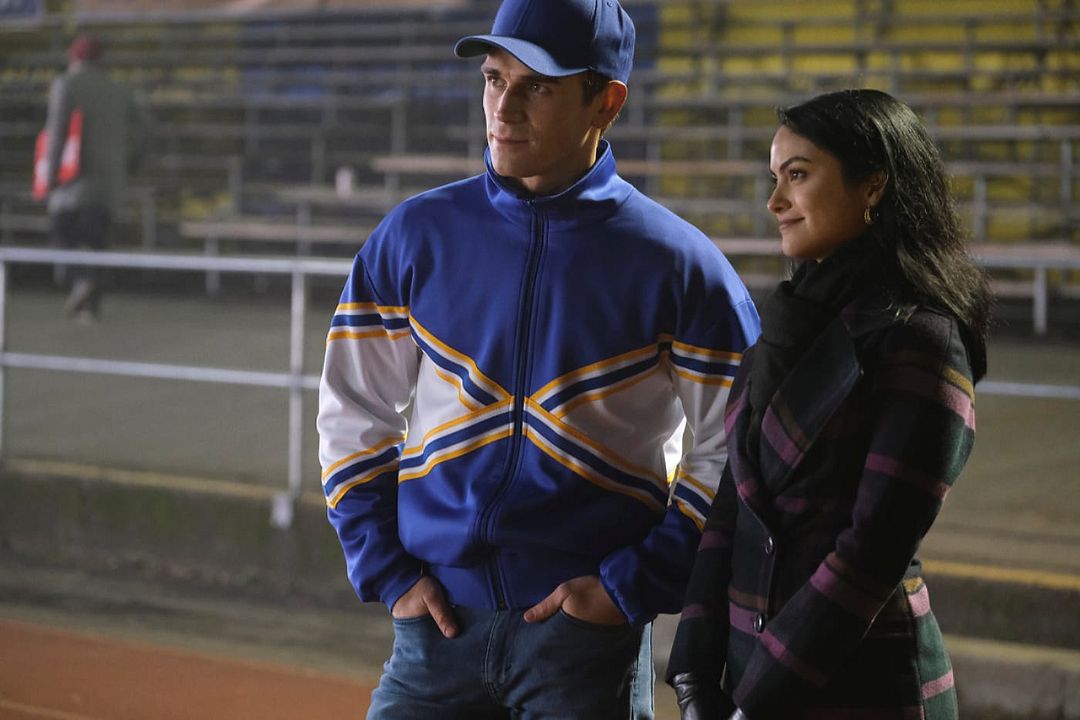 Riverdale : Foto K.J. Apa, Camila Mendes
