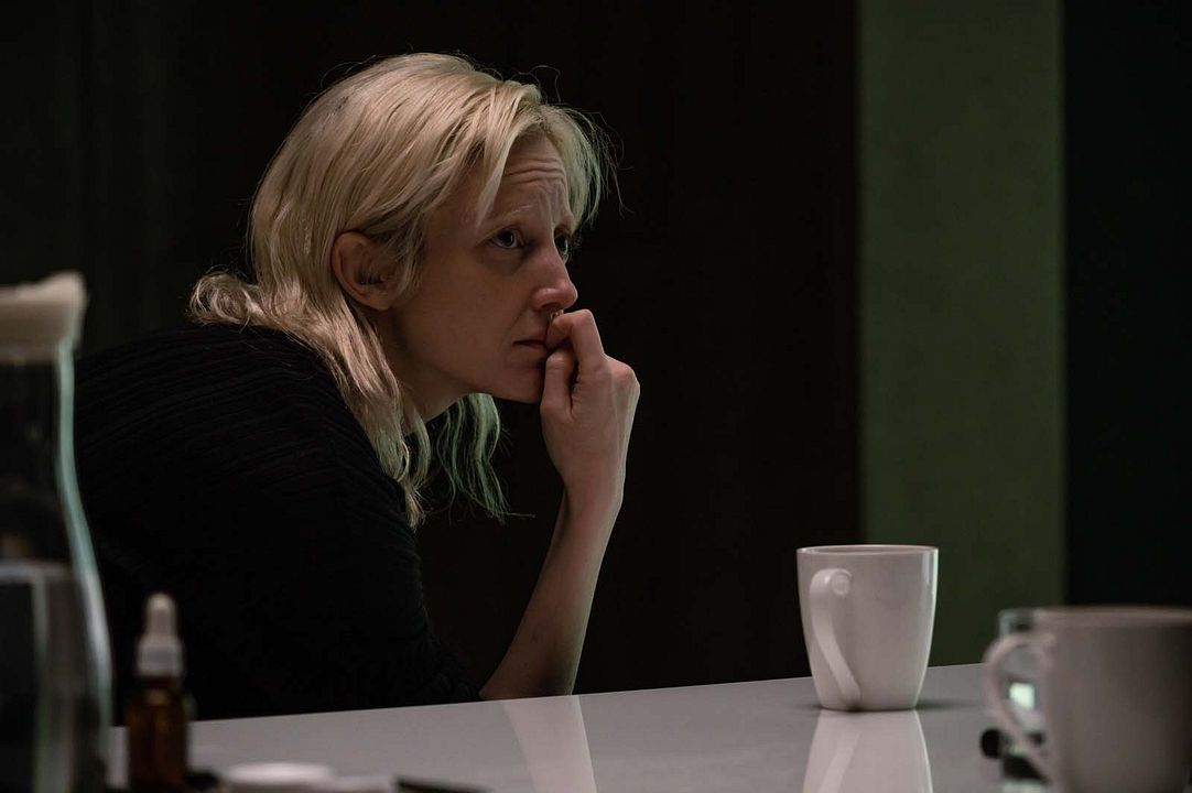 Possesor: Controlador de mentes : Foto Andrea Riseborough