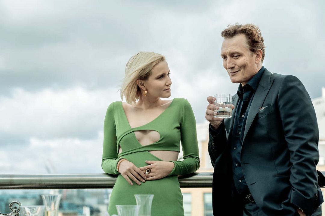 Foto Oliver Masucci, Julia Goldani Telles