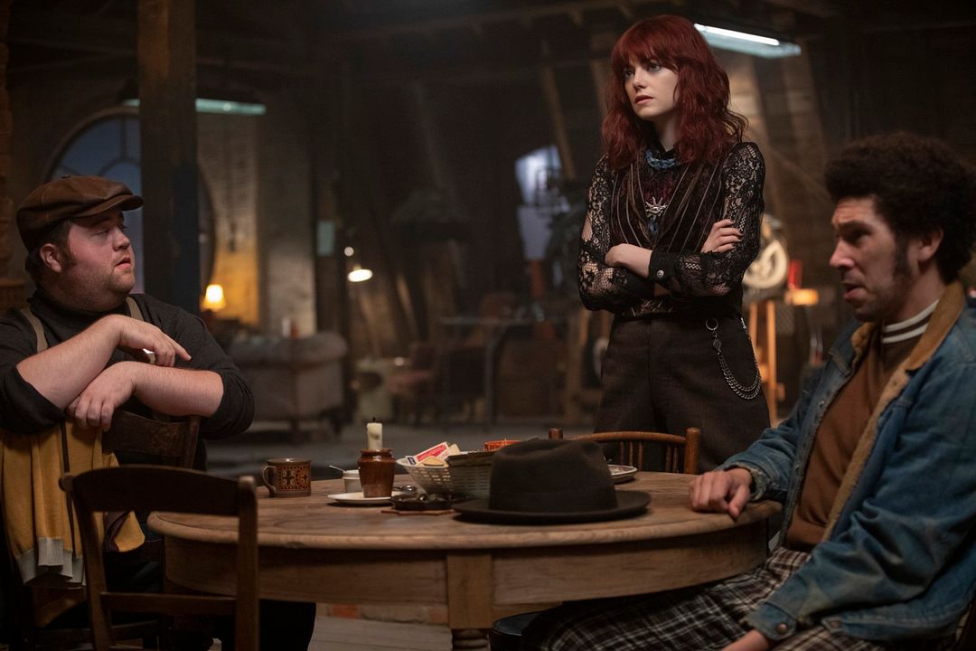 Cruella : Foto Paul Walter Hauser, Emma Stone, Joel Fry