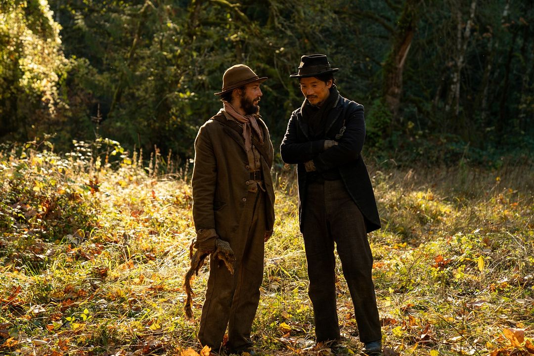 First Cow : Foto John Magaro, Orion Lee