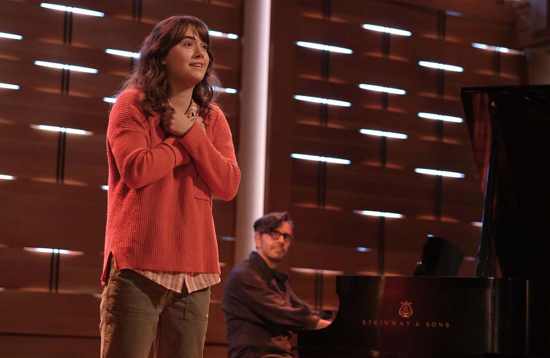 CODA: Señales del corazón : Foto Eugenio Derbez, Emilia Jones