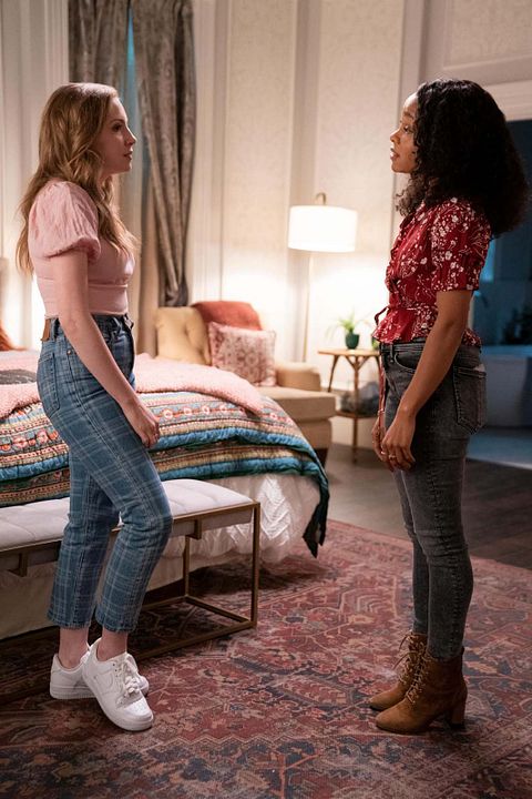 Foto Bebe Wood, Rachel Hilson