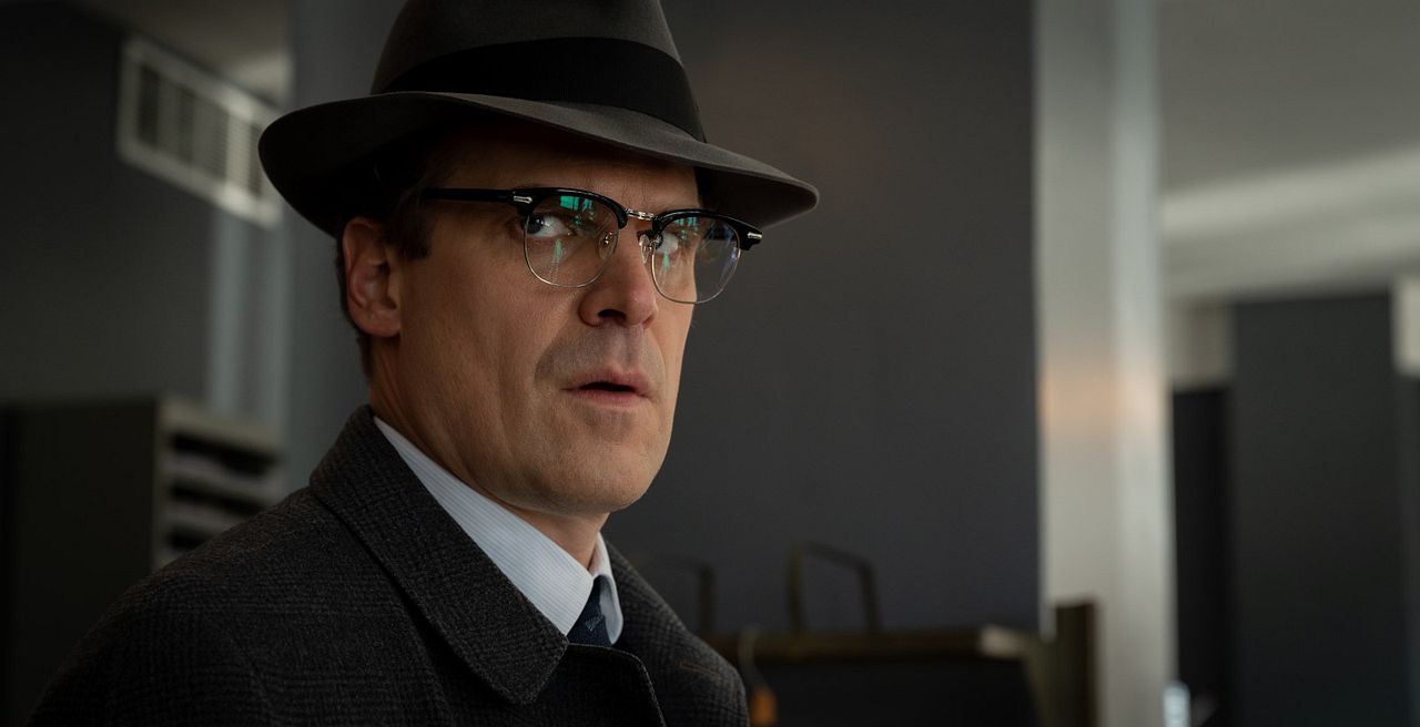 Ni un paso en falso : Foto David Harbour