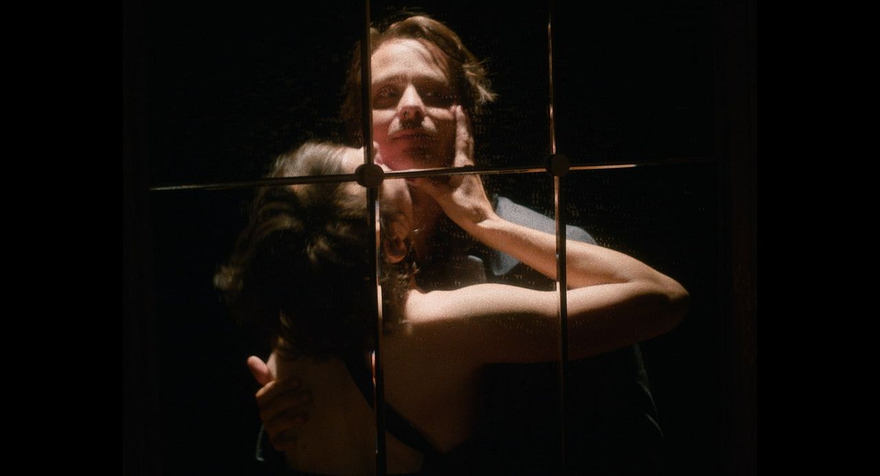 Fabian: Going to the Dogs : Foto