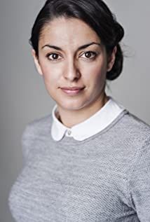 Póster Mona Goodwin