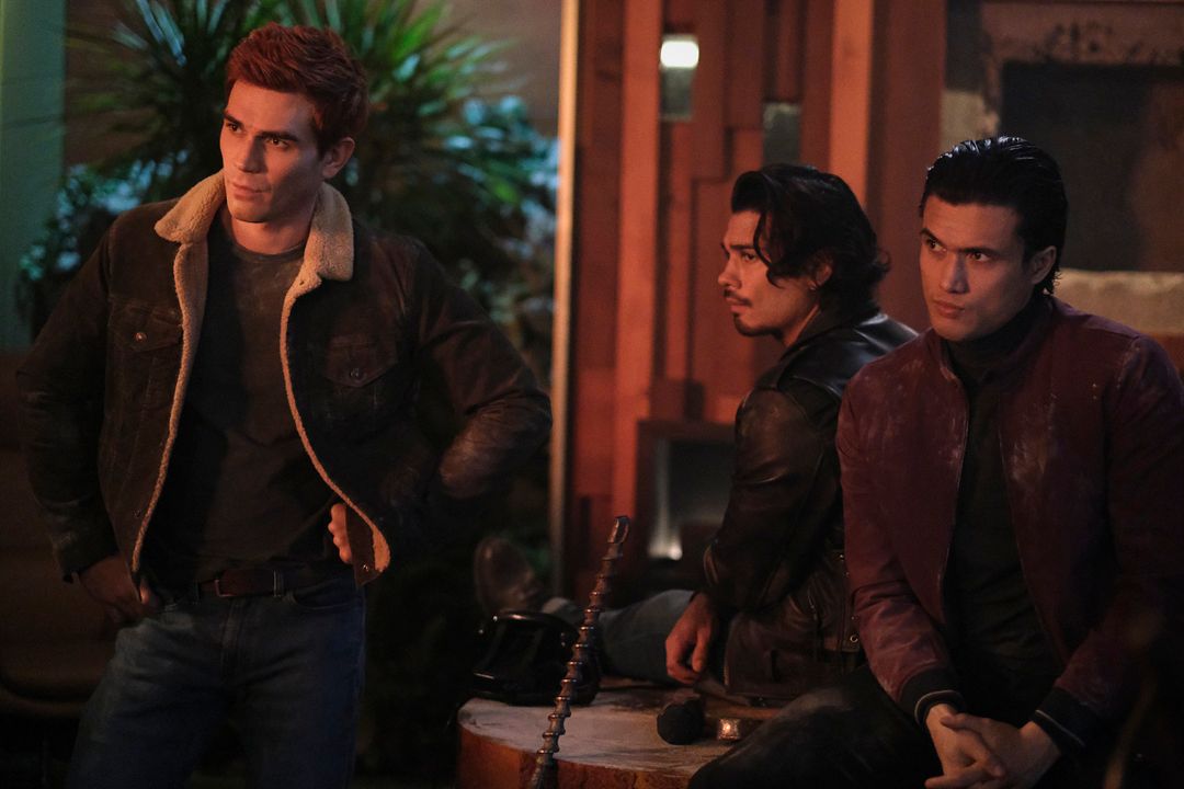 Riverdale : Foto Charles Melton, K.J. Apa