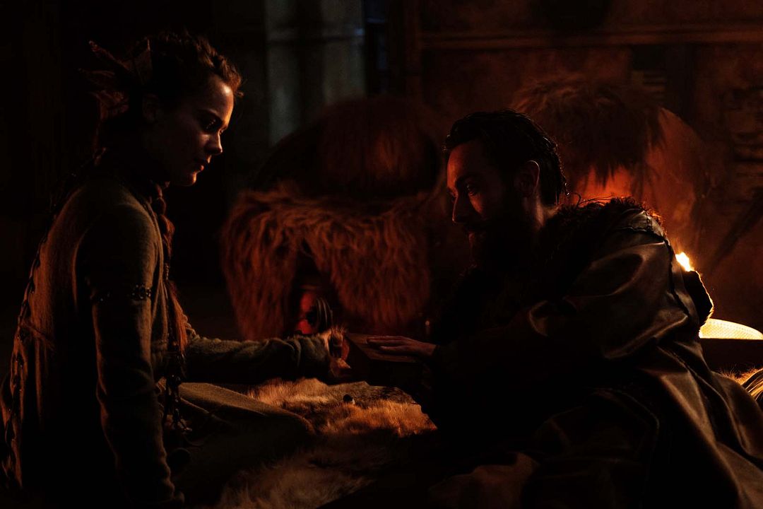 Foto Tom Mison, Hera Hilmar