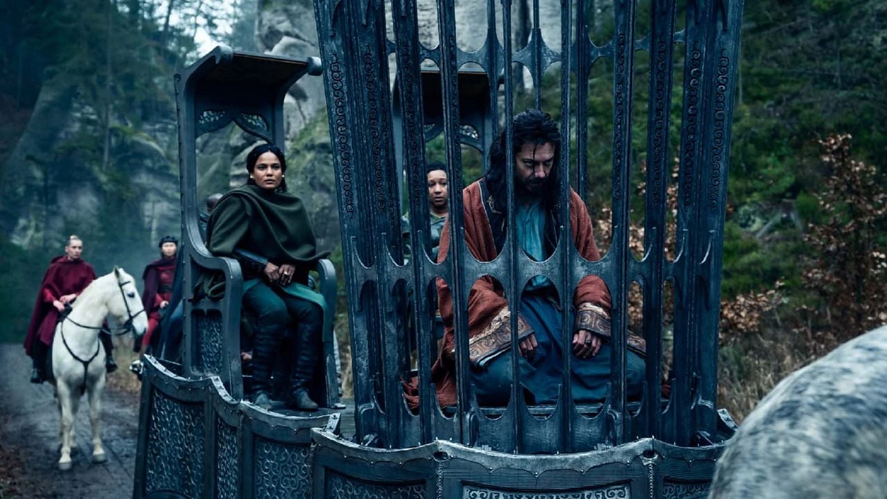 Foto Priyanka Bose, Clare Perkins, Álvaro Morte