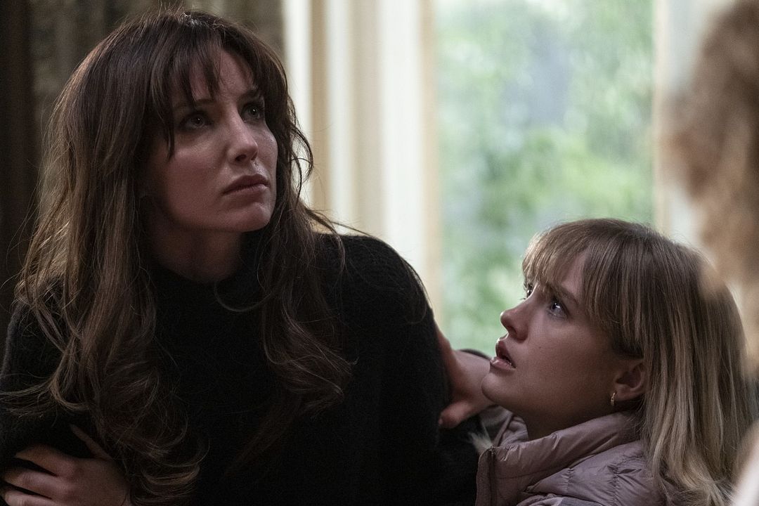 Maligno : Foto Maddie Hasson, Annabelle Wallis