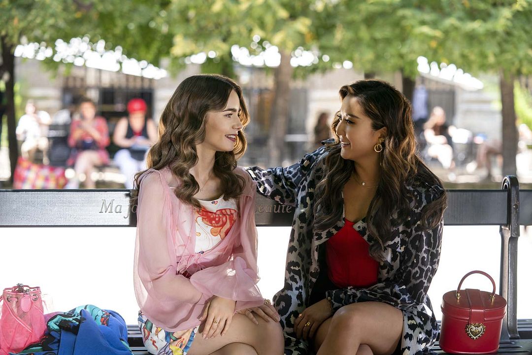 Foto Lily Collins, Ashley Park