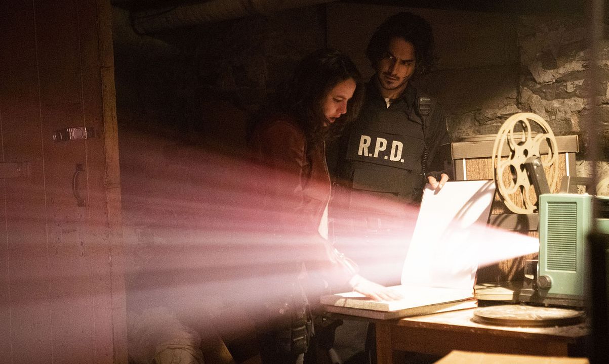 Resident Evil: Bienvenidos a Raccoon City : Foto Kaya Scodelario, Avan Jogia