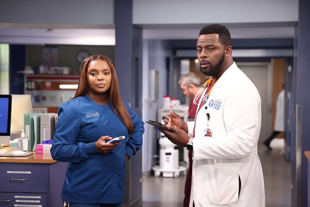 Chicago Med : Foto Marlyne Barrett, Guy Lockard