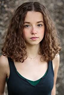 Póster Ariella Glaser