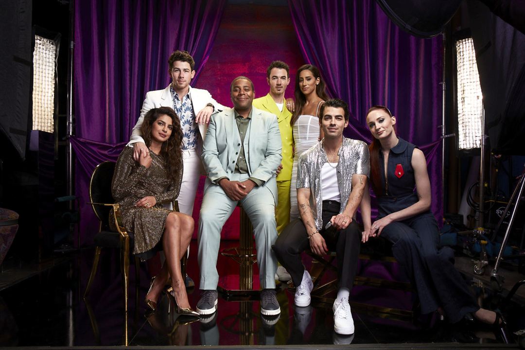 Jonas Brothers Family Roast : Foto Sophie Turner, Priyanka Chopra Jonas, Joe Jonas, Nick Jonas, Kenan Thompson